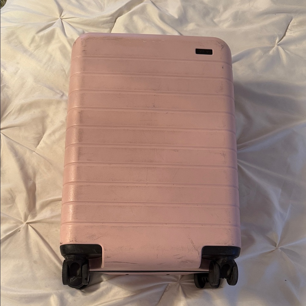 AWAY Millennial Pink Bigger Carry On Suitcase - Picture 2 of 9